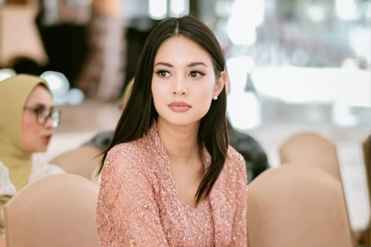 Aurelie Moeremans Pernah...