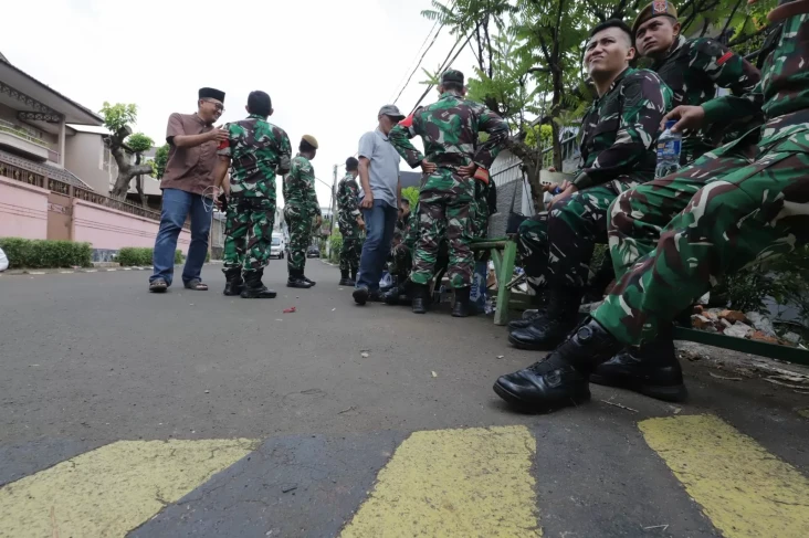 Darurat Militer dan...