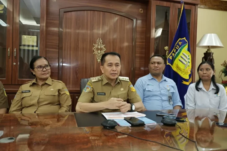 Pj Gubernur Agus Fatoni...