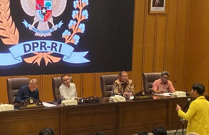 Bertemu Pimpinan DPR,...