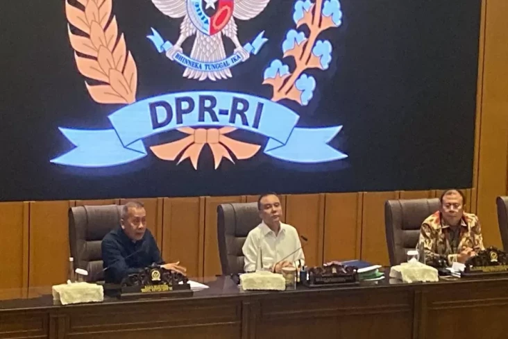 Minta Maaf ke Mahasiswa,...