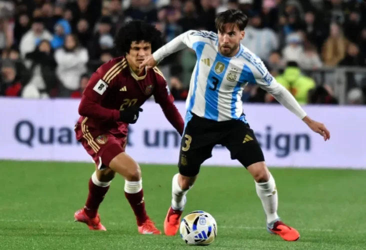 Messi Nyaris Hat-trick,...