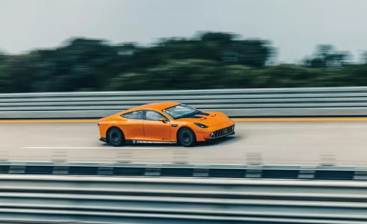 Mercedes-AMG GT XX Mobil...