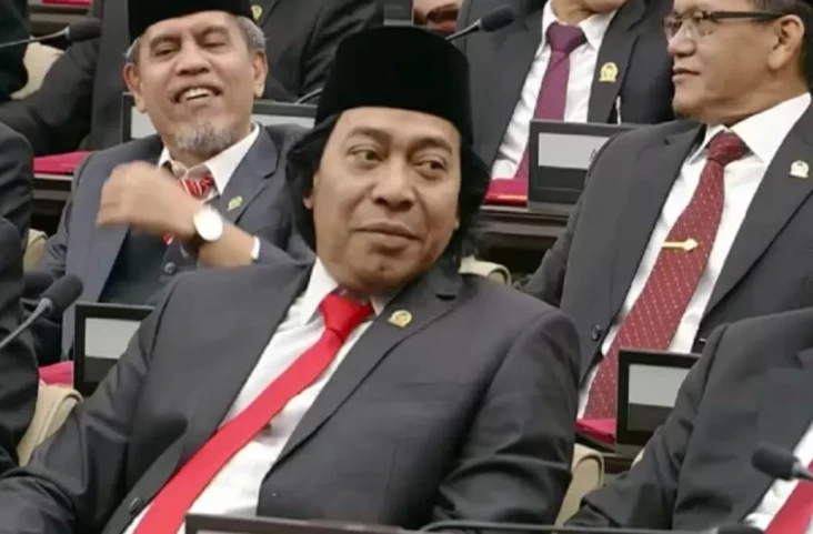 Adul Ungkap Komeng Kangen...