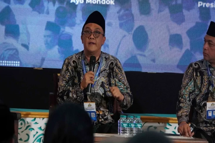 Gernas Ayo Mondok Gelar...