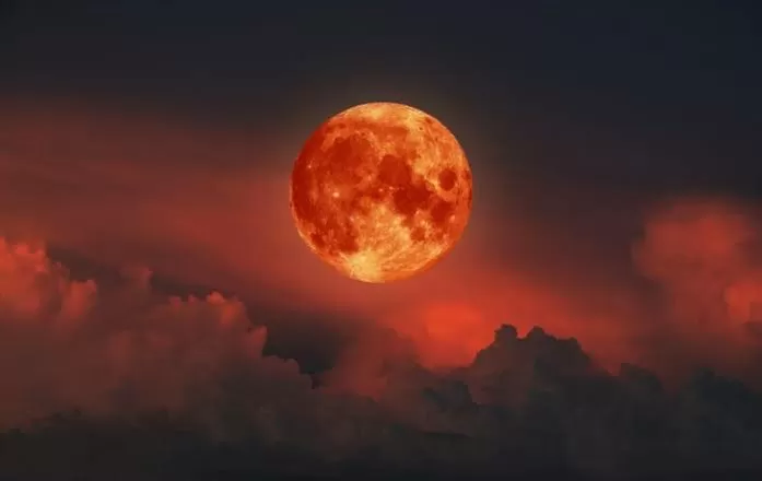 Gerhana Bulan Total...