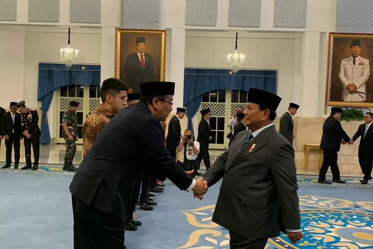 Purbaya Gantikan Sri...