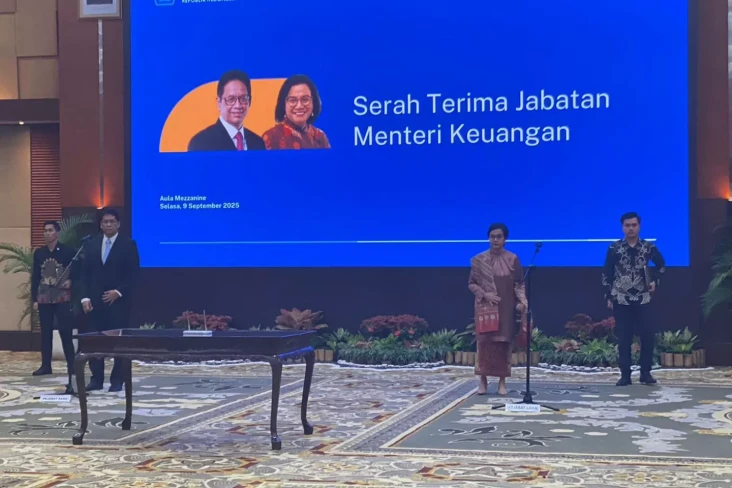 Sebut 17+8 Tuntutan...