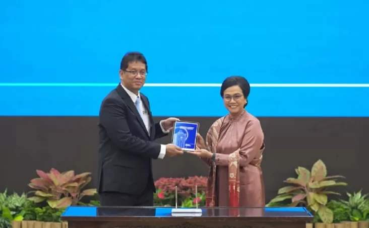 Serahkan Jabatan Menteri...