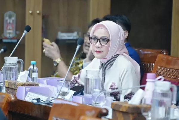 Alumni Perguruan Tinggi...