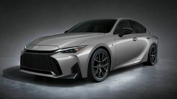 Lexus IS Batal Disuntik...