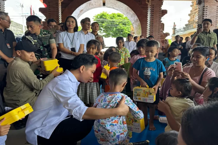 Cek Pengungsi Banjir...