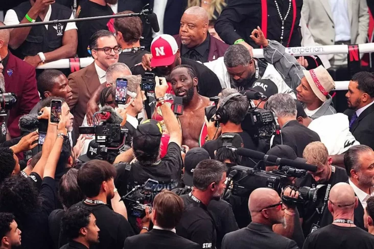 Canelo Akui Crawford...