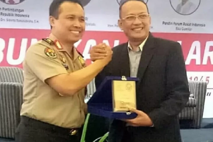 Ketua Umum Rekat Indonesia...