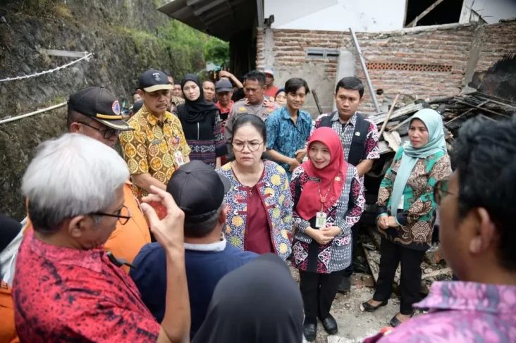 Wali Kota Agustina Wilujeng...
