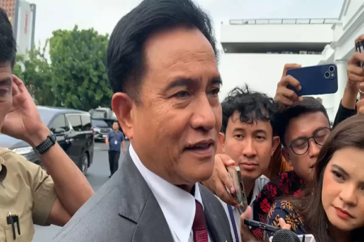 Menko Yusril Soal Djamari...