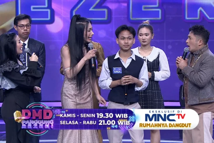 Karisma Raih Rp10 Juta...