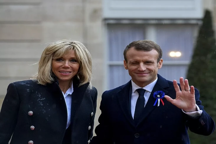 Presiden Macron Akan...