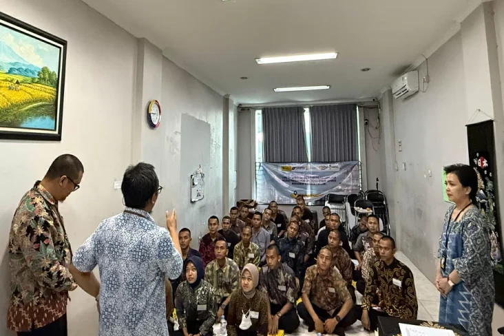 Pengmas FIA UI Bekali...