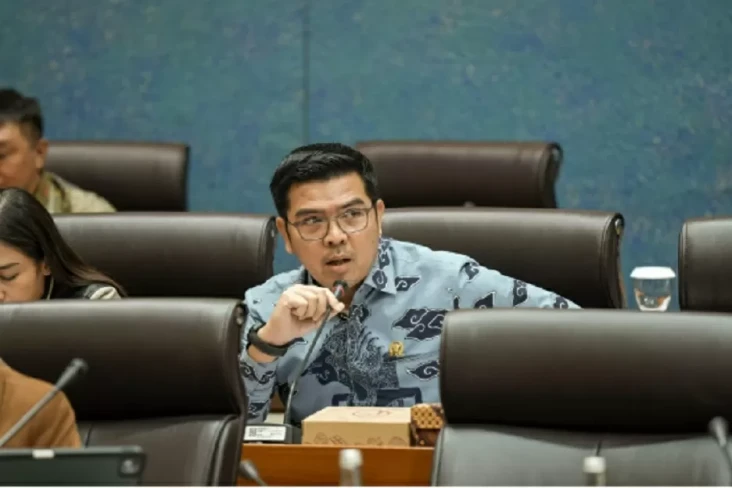 Bane Raja Manalu Gotong...