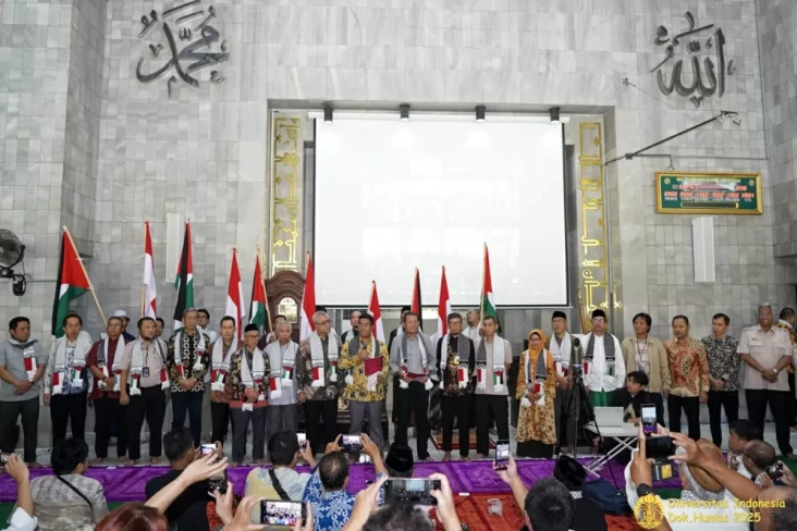 Ratusan Guru Besar Indonesia...