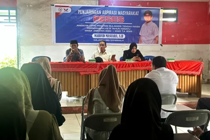 Kunjungi 8 Desa, Legislator...