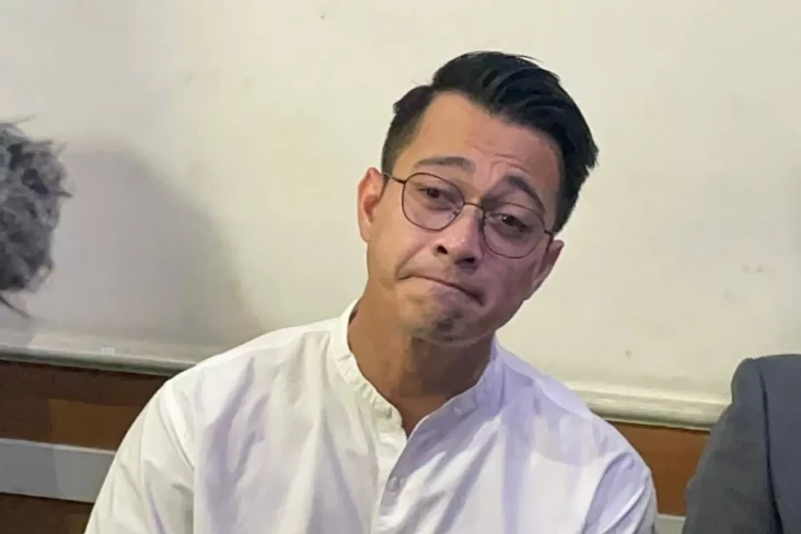 Eza Gionino Hadiri Sidang...