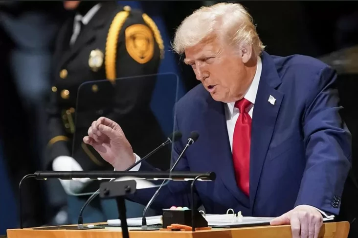 Donald Trump Ngotot...