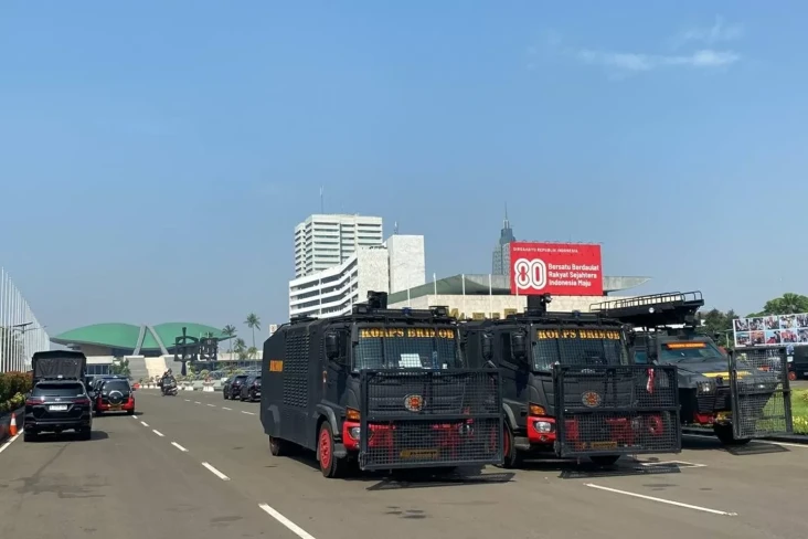 Pengamanan Gedung DPR...