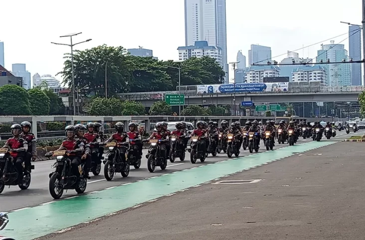 9.498 Aparat Gabungan...