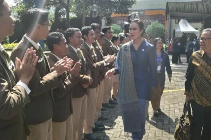 Menpar Widiyanti Sebut...