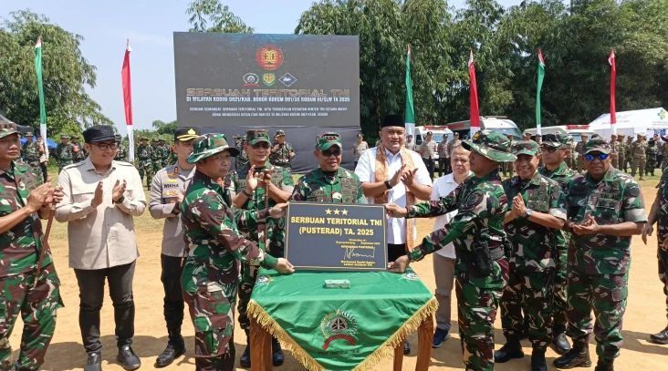 TNI AD Bangun Sumur...