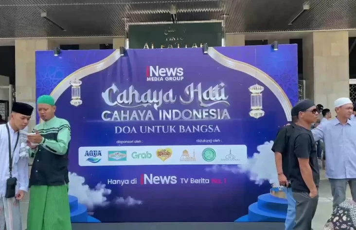Persiapan Acara Cahaya...