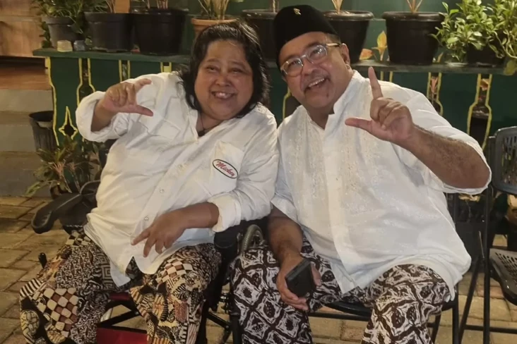 Suti Karno Dirikan Yayasan...