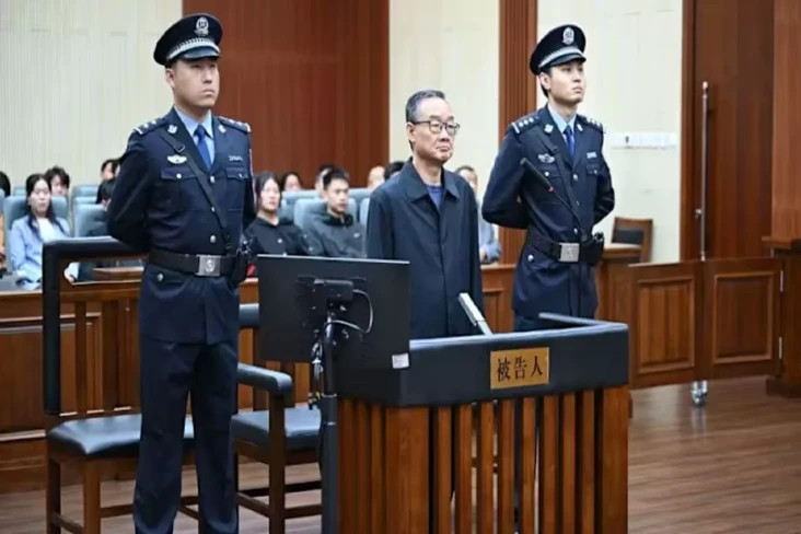 Eks Menteri China Dihukum...