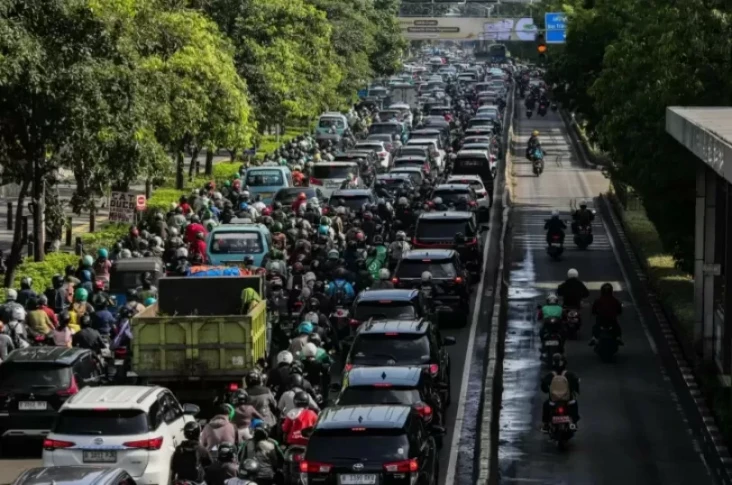 Menjaga Jakarta Tetap...