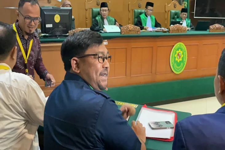 Bedu Hadiri Sidang Cerai...