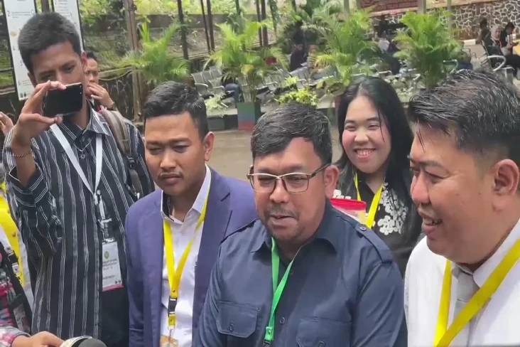 Bedu Pisah Atap dengan...