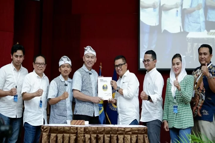 Pilih Ketua Umum Baru,...