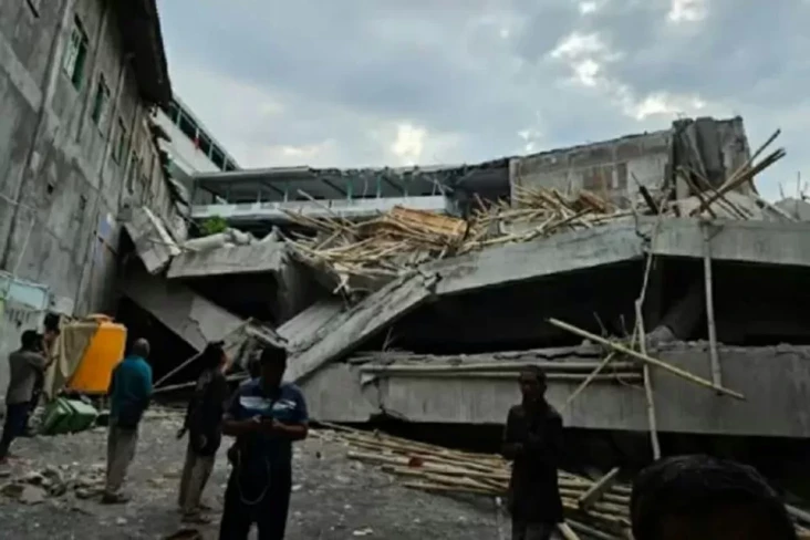 Bangunan Musala Ambruk...