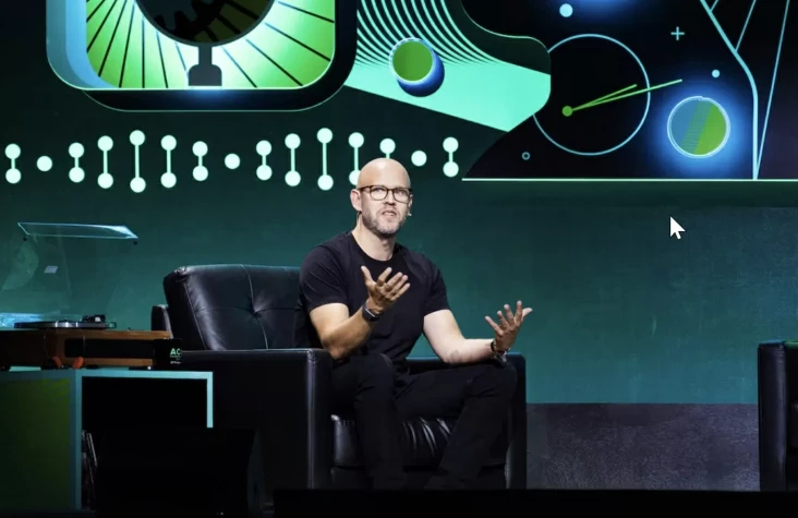 Daniel Ek Turun Tahta...