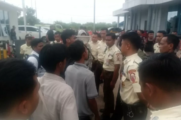 Pembangunan Trotoar...