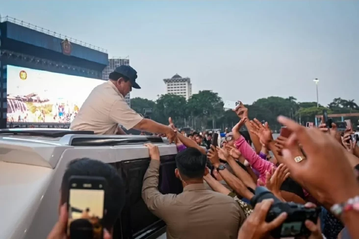 Prabowo Tinjau Gladi...
