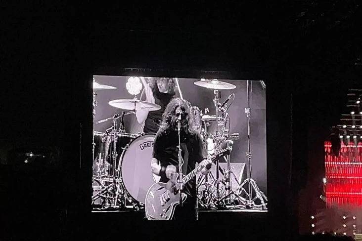 Pat Smear Kenang Konser...