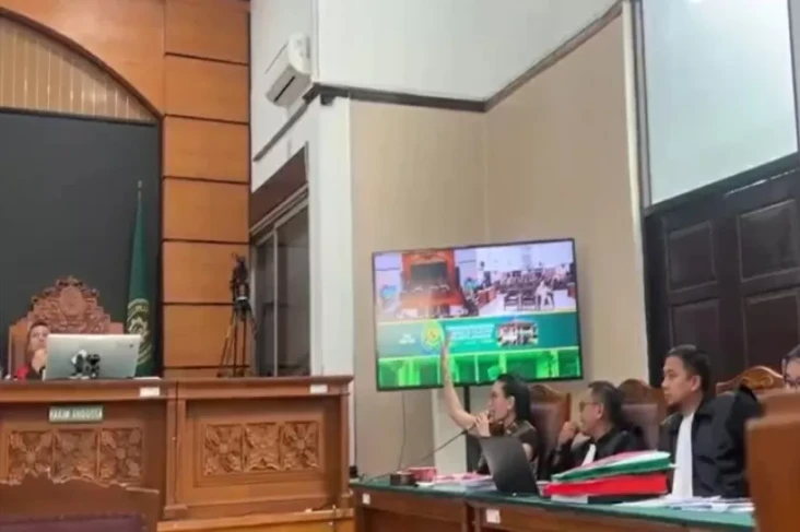 Jelang Tuntutan, Nikita...