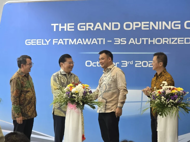 Geely Nyalakan Mode...