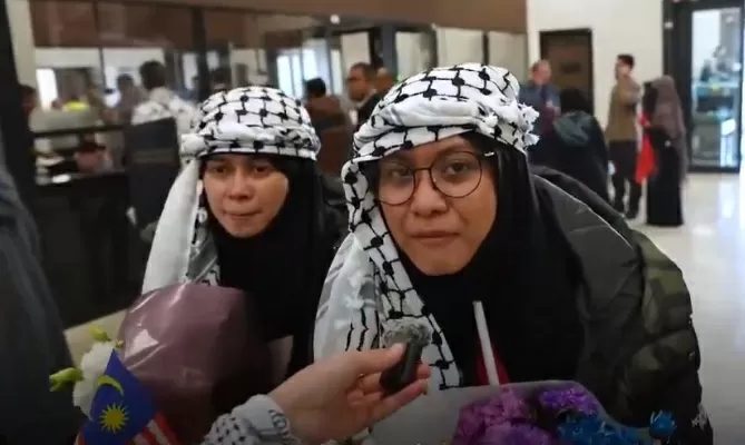 Aktivis Malaysia Dipaksa...