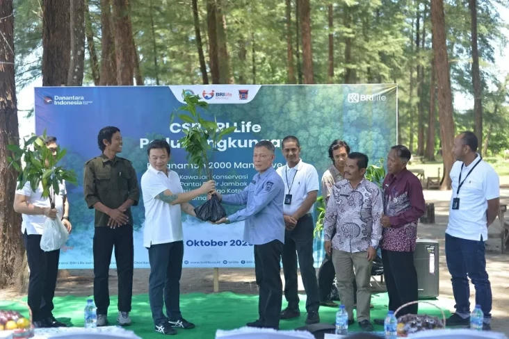 Cegah Abrasi, Pantai...