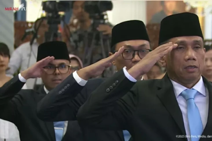Prabowo Lantik Dua Asisten...