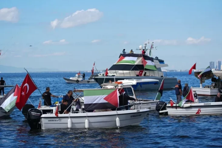 9 Kapal Bantuan Terus...